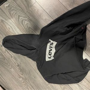 Cropped Levi hoodie